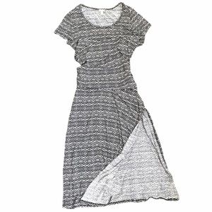 Maxi with side slits.